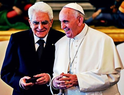 Mattarella papa, Bergoglio presidente