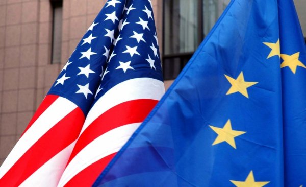 L’Europa è ormai soltanto un vassallo degli USA