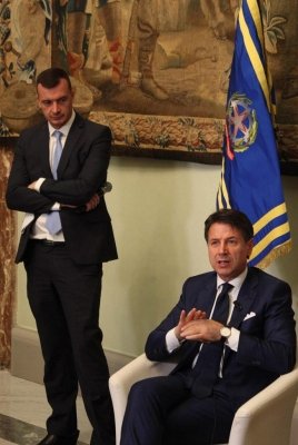 Ho visto anche italiani felici, specie Giuseppe Conte