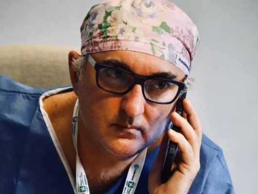 Un uomo e un medico