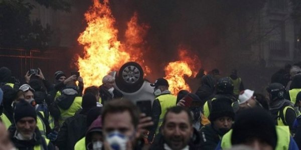 L’implosione di Macron si diffonderà ad altri membri dell’UE?