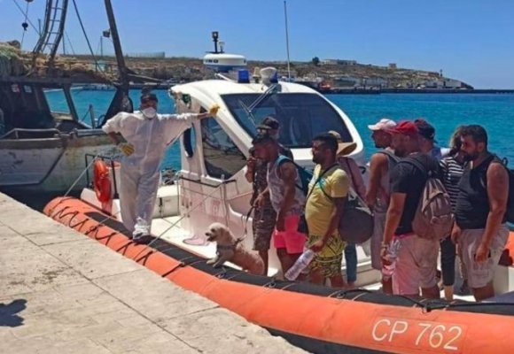 L’emergenza infinita degli sbarchi, Lampedusa al collasso, gli italiani dove sono?!
