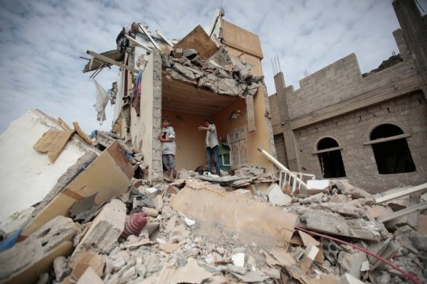 La scoperta dell’acqua calda delle armi italiane nelle stragi in Yemen. Ma i missili che valgono miliardi li fornisce Trump