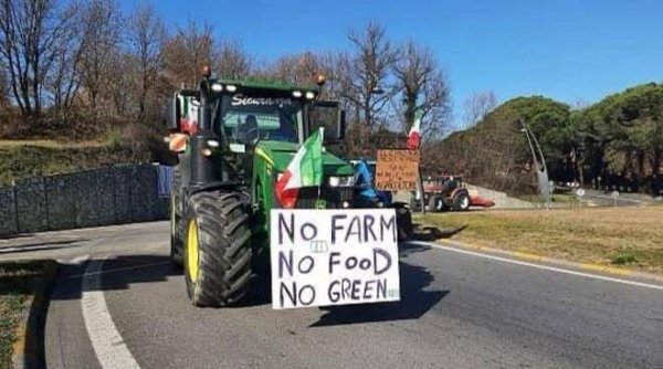 Le rivoluzioni che la politica non governa