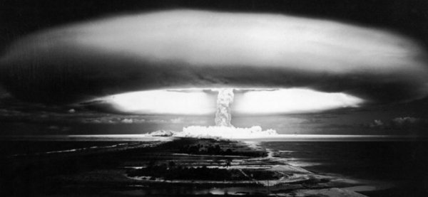 La Francia pagherà per i suoi test nucleari nell’Oceano Pacifico?