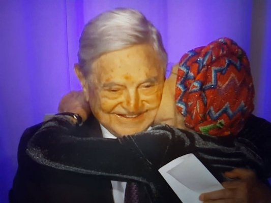 Emma Bonino e George Soros: una lunga luna di miele sulla pelle dei popoli