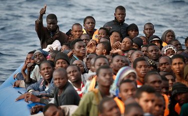 La riduzione in schiavitù dei migranti africani: il “big business” in Libia grazie ai finanziamenti dell’UE
