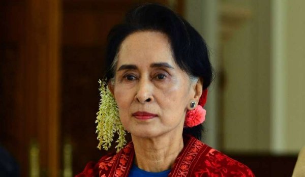 La santina birmana e i Nobel per la Pace