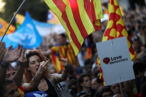 Soros scommette sull’indipendenza  e la Spagna rischia di sprofondare