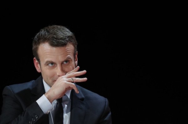 Macron, tanto amato dai globalizzatori, molto meno dal popolo di Francia