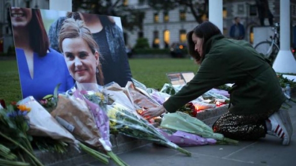 Jo Cox e il brexit, o il tempismo perfetto di una morte