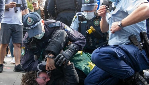 In nome della “sicurezza pubblica” l’Australia si è trasformata in un orwelliano stato di polizia