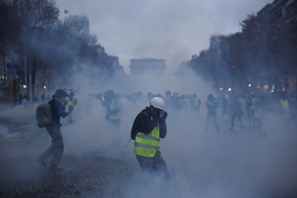 L’insurrezione dei “gilet gialli”