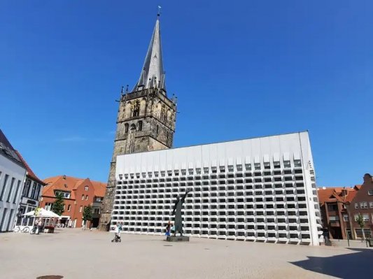 La perdita del sacro: chi si adegua al mondo &egrave; sconfitto