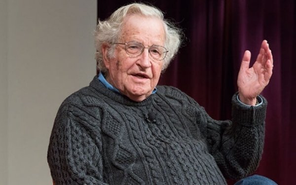 Chomsky spiega l’ostilità degli Usa verso l’Iran