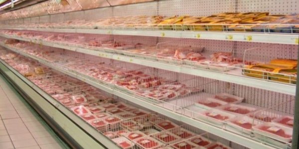 Cibo fake, carne fake: il tentativo disperato di Big Food per promuovere l’industrializzazione del cibo