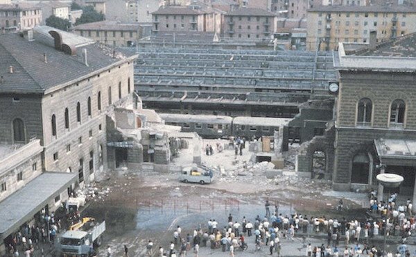 Strage di Bologna, la verità sul super-testimone: "Mambro e Fioravanti in cella per la bugia di mio padre"