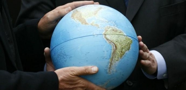 L'Europa si beve la propaganda americana