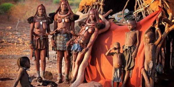 Prassi e retorica nelle politiche di sviluppo: il caso Himba