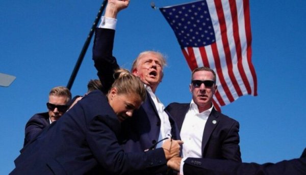 Iwo Jima 2.0: Che storia racconta questa foto?