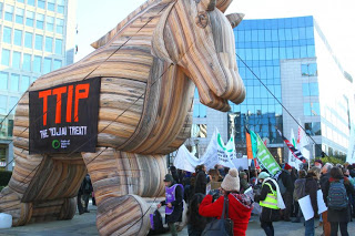 TTIP: L'Europa si veste a stelle e strisce