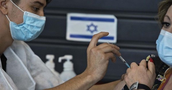 Il caso Israele in prima pagina sul New York Times: “aumentano i dubbi sull’efficacia dei vaccini”
