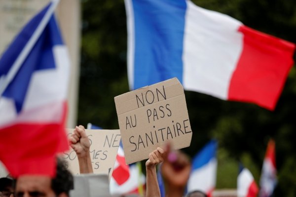 La salute vale la fine della libertà? La resistenza dei filosofi francesi all’emergenza sanitaria infinita