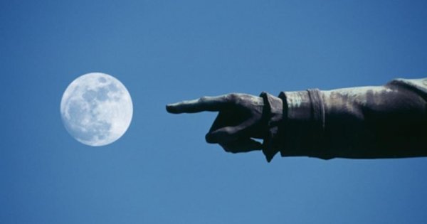 Il dito, la luna, il cappio