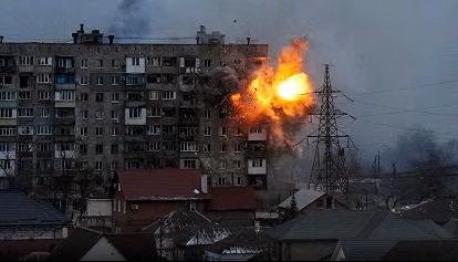 Quattro anni di guerra in Ucraina: sospensione strategica e limiti dell&rsquo;ordine narrato