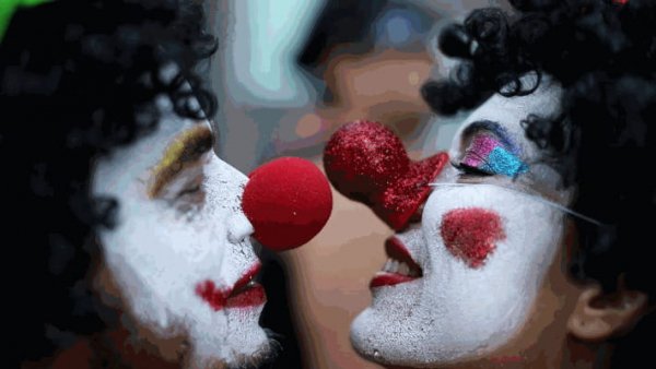 Destra e sinistra esistono ancora?