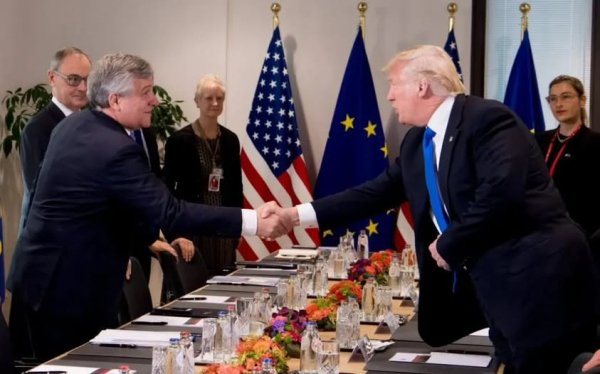 Alla corte dell'egemone