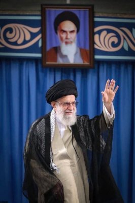 Sui cadaveri dei nemici caduti si avventano gli sciacalli