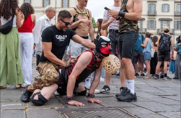 Il mese della Madonna e quello del gay pride