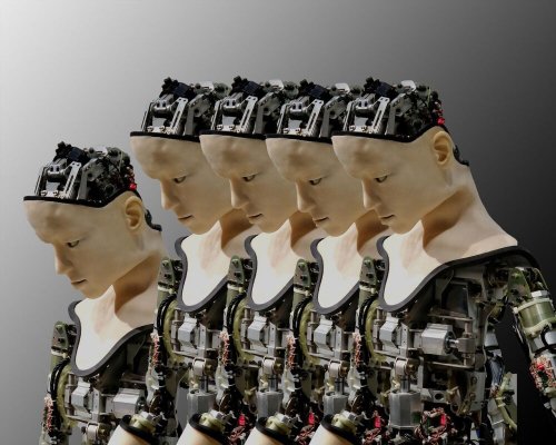 L'accelerazionismo: spinta al futuro o alienazione?
