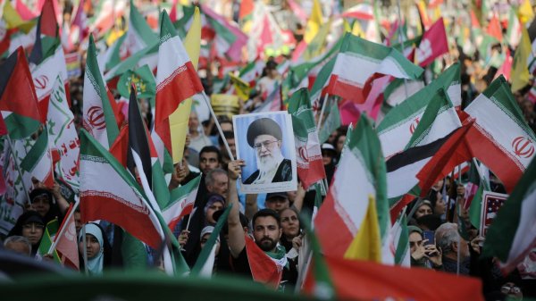 Guerra all'Iran: i nodi vengono al pettine