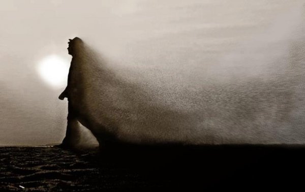 Sotto l’universalismo niente. L’appartentemente impossibile quanto necessario abbandono dell’universalismo occidentale