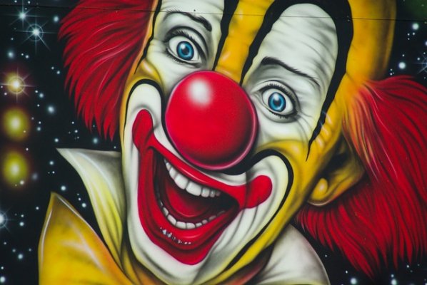 Di tipacci, pagliacci e Vannacci