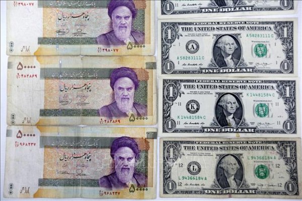 Il crollo della valuta iraniana smaschera gli speculatori dietro la crisi