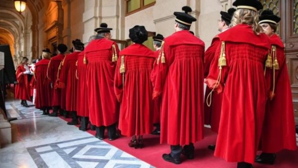 La vera separazione è tra italiani e magistrati
