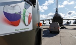 La disinformazione all’opera: gli attivisti collegati ad un think tank della NATO denigrano gli aiuti russi all’Italia per il Covid-19