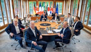 Stiamo assistendo alla nascita di un nuovo ordine mondiale in cui l’Occidente dovrà vivere con i propri mezzi