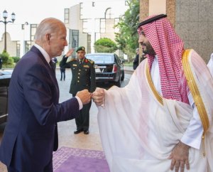 I pugni diplomatici di Biden accarezzano Mohammed bin Salman