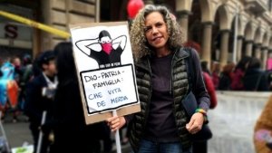 Arrestatelo, elogia la famiglia