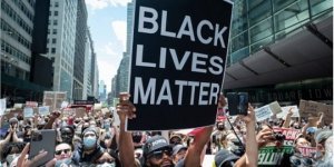 La rivoluzione colorata neoliberista in America per far eleggere Biden