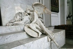 La morte dei Morti. Antigone non abita più qui