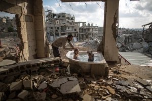 Cade la maschera di Israele e anche la nostra
