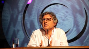 L'Occidente è diventato un manicomio