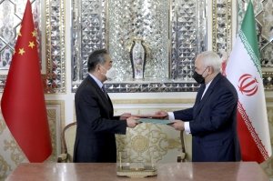 L'Iran firma una intesa strategica con la Cina per vanificare le sanzioni Usa