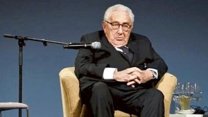Il bellicismo americano spaventa addirittura Henry Kissinger
