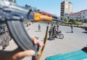 Kabul, da 16 anni il nulla con i miliardi intorno